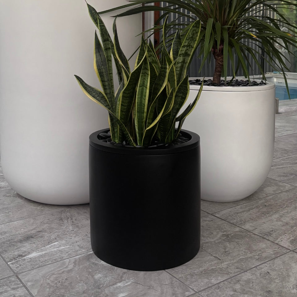Cylinder Pot • Black