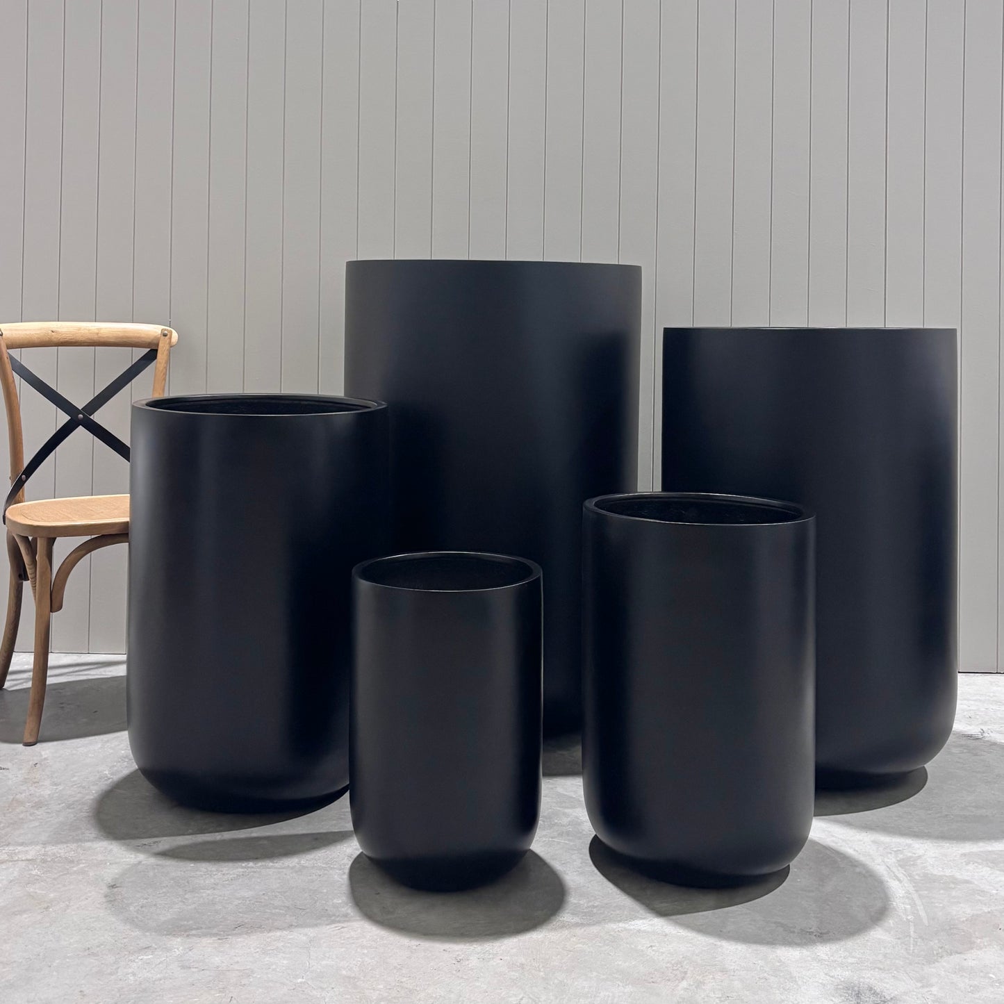 Tall U-Pot • Black